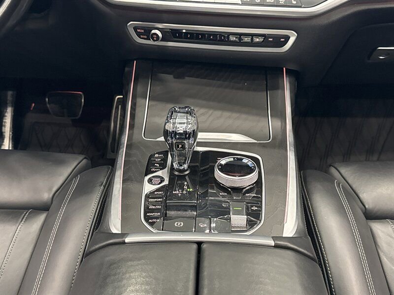 Used 2022 BMW X7 M50i image 37