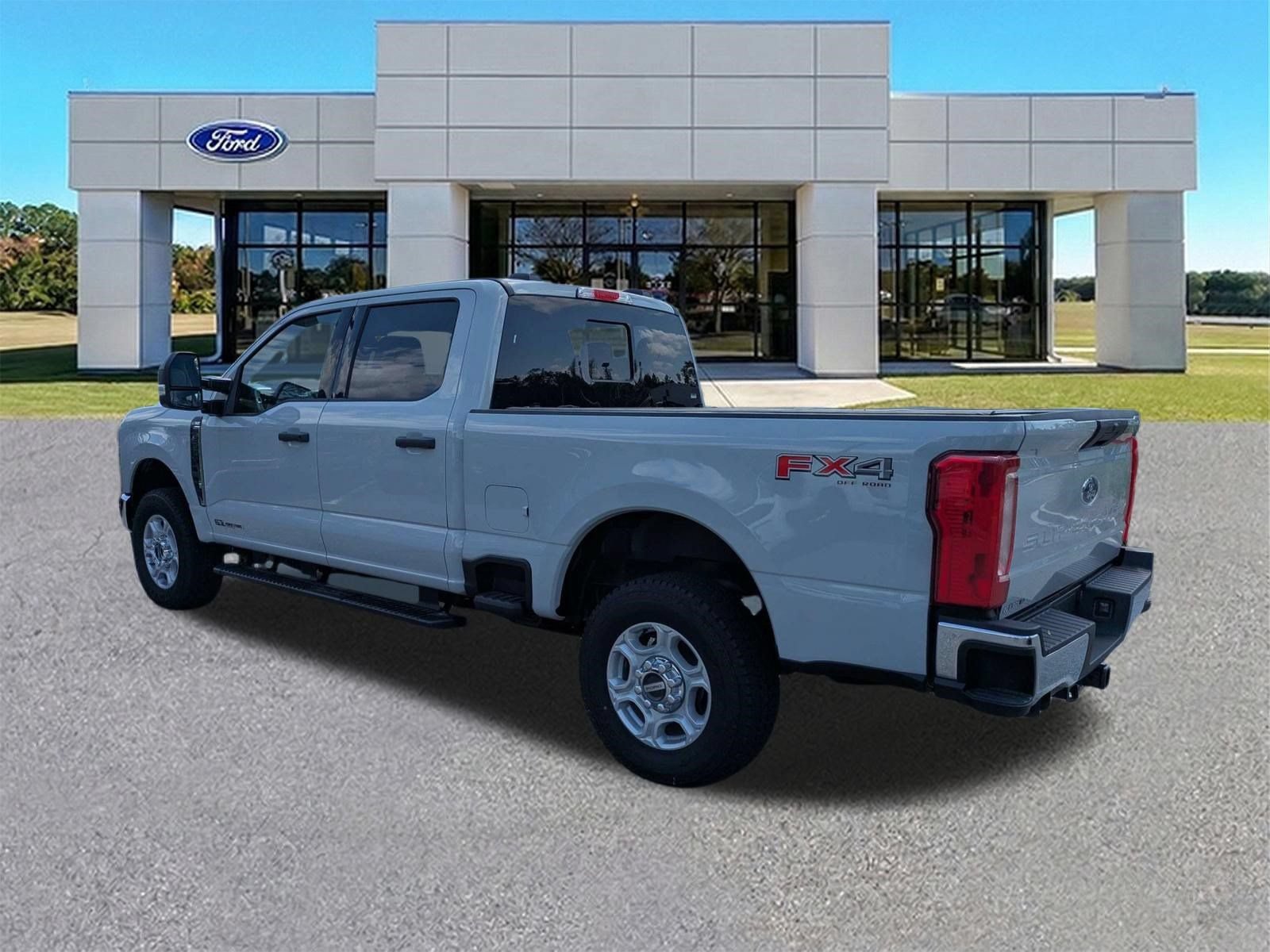 New 2026 Ford F250 XLT w/ FX4 Off-Road Package AWD/4WD image 3