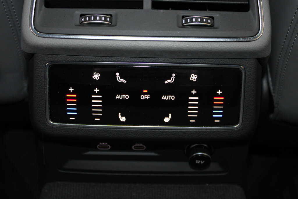 Used 2022 Audi S6 Premium Plus w/ S6 Executive Package AWD/4WD image 13