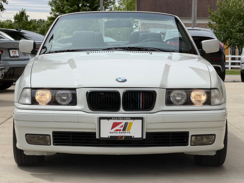 Used 1998 BMW 323i Convertible RWD image 4
