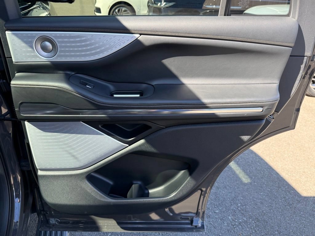 New 2027 Lincoln Navigator Black Label AWD/4WD image 36