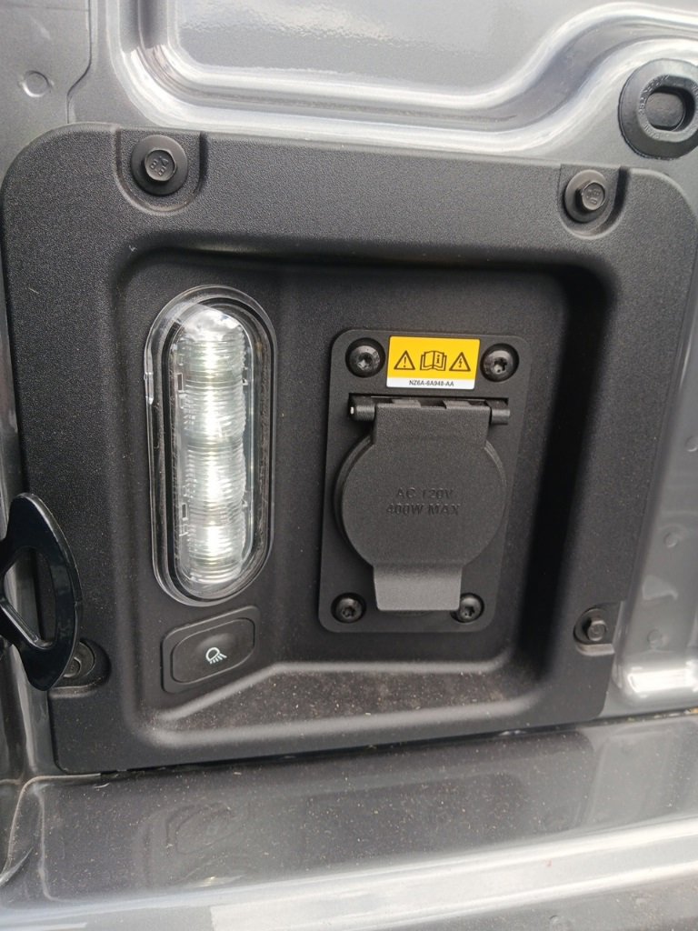 New 2025 Ford Maverick XLT w/ XLT Luxury Package image 8