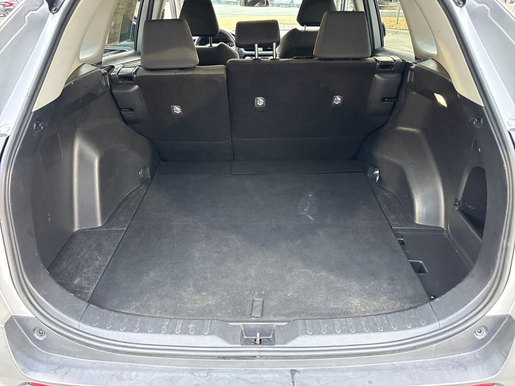 Used 2022 Toyota RAV4 XLE image 27