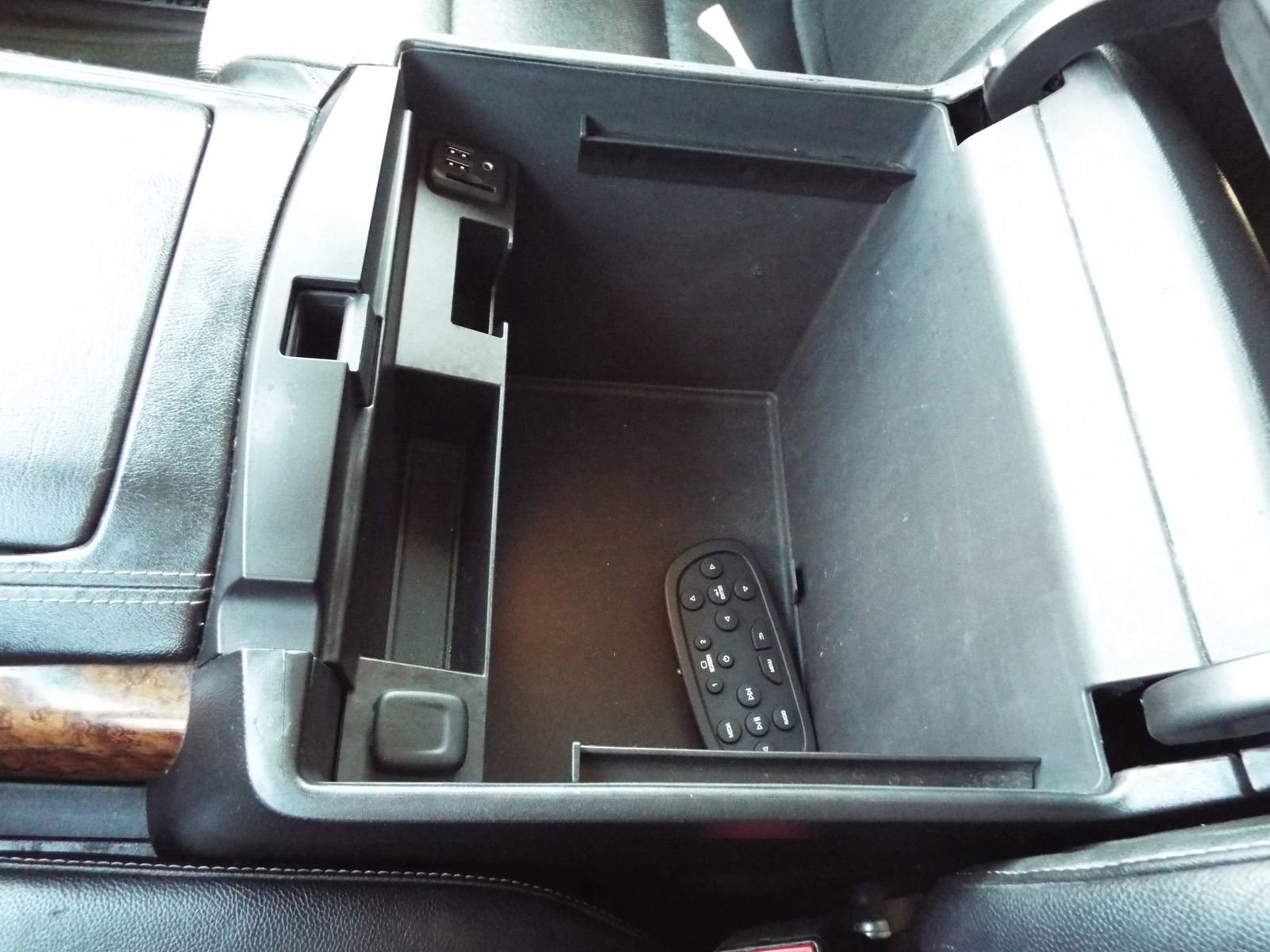 Used 2015 Chevrolet Suburban LTZ image 37