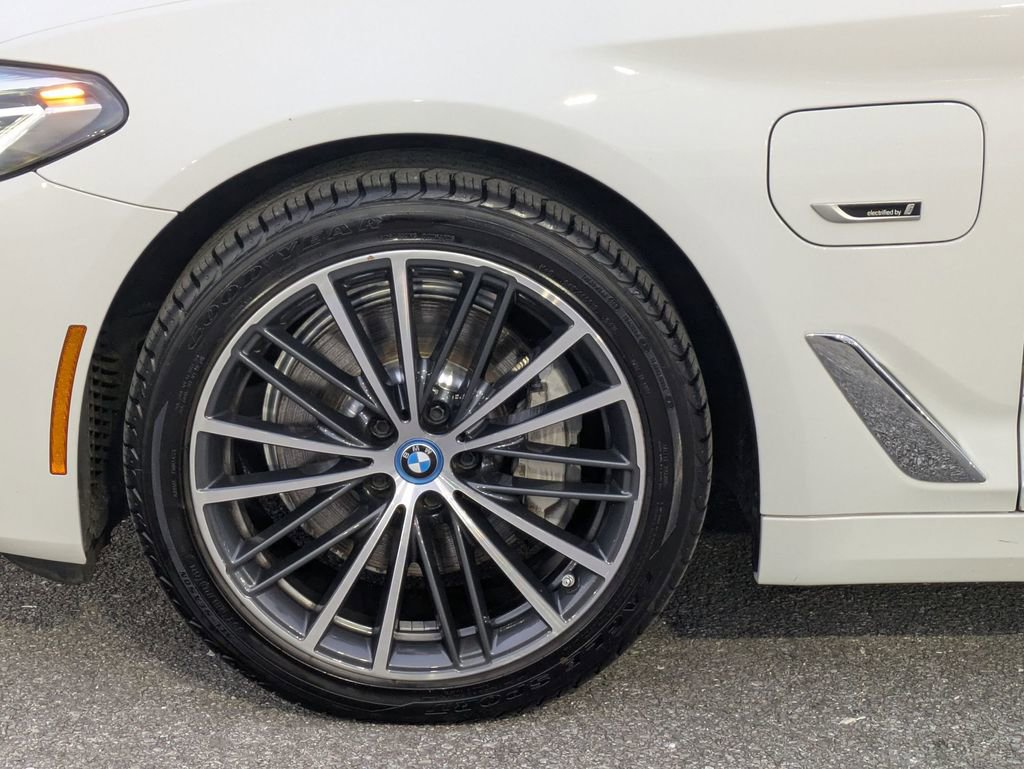 Used 2023 BMW 530e image 12