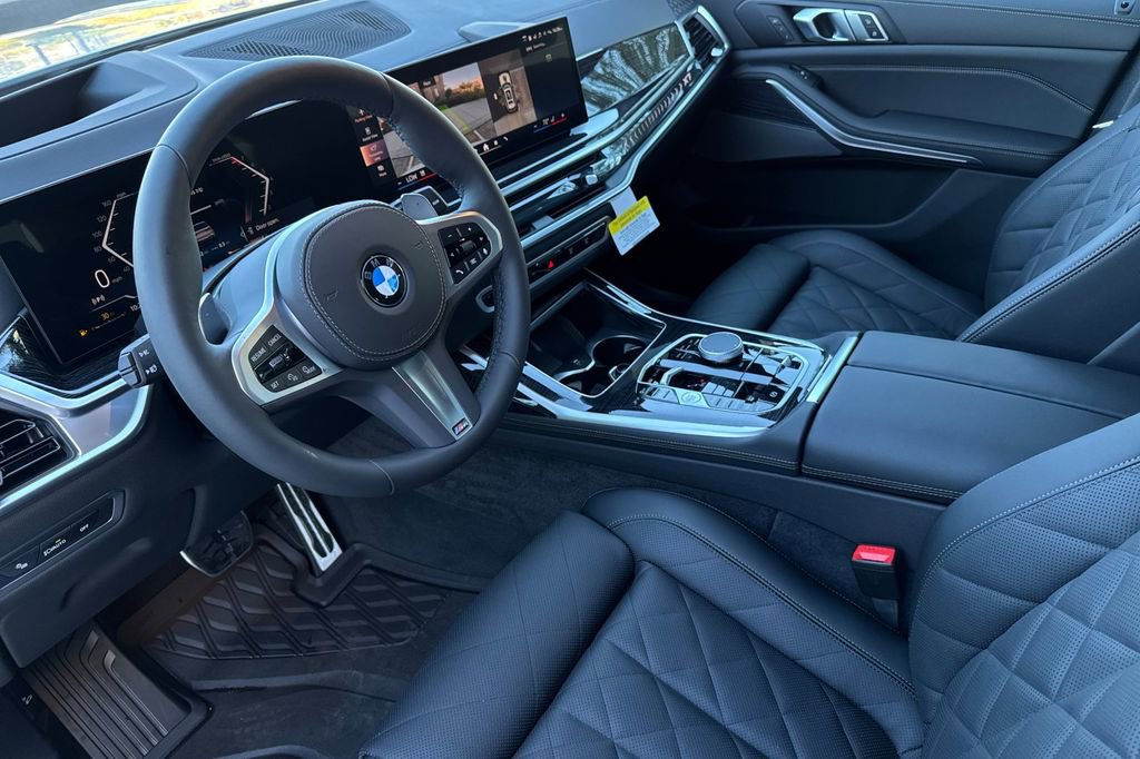 New 2026 BMW X7 xDrive40i w/ M Sport Package AWD/4WD image 9
