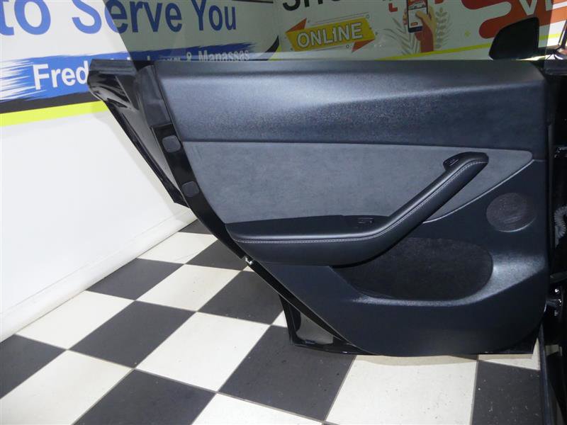 Used 2024 Tesla Model Y 2WD image 23