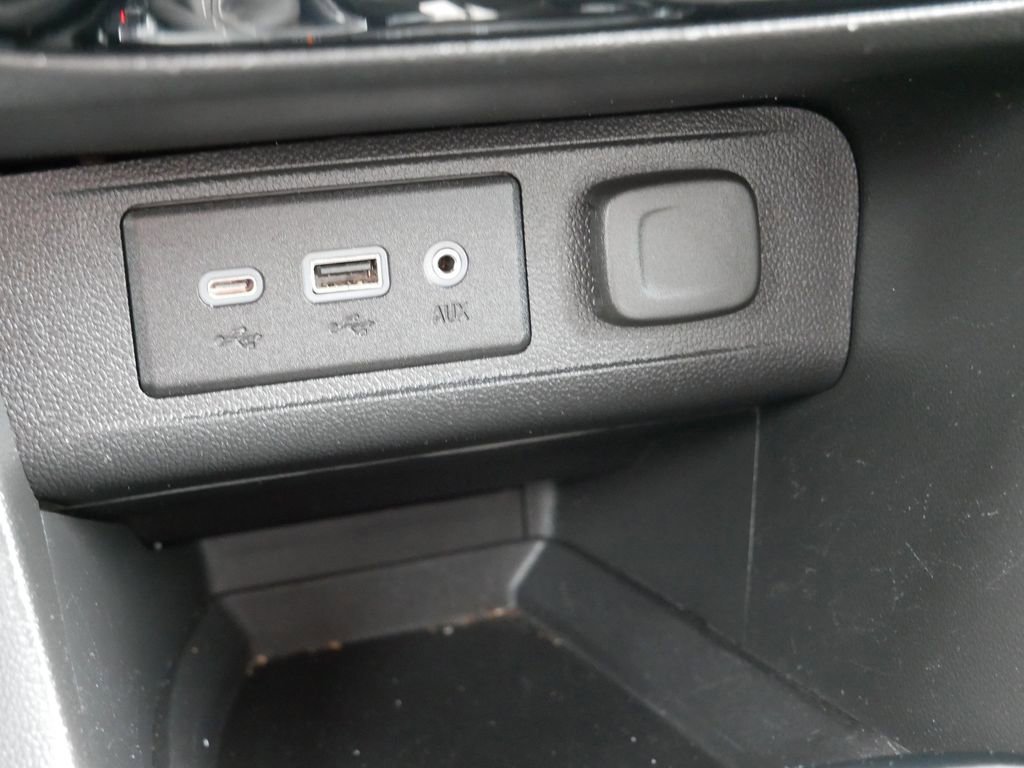 Used 2023 Buick Encore GX Preferred w/ Cold Weather Comfort Package AWD/4WD image 26