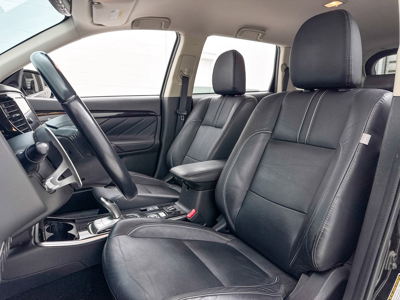 Used 2018 Mitsubishi Outlander SEL image 16