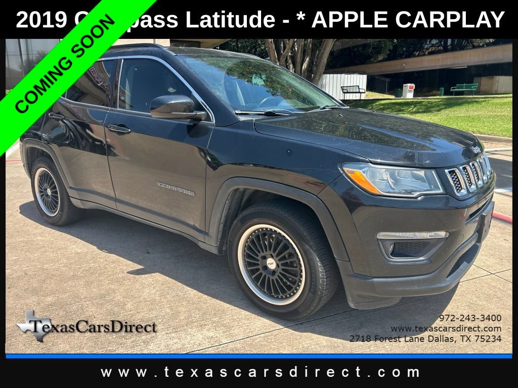 Used 2019 Jeep Compass Latitude FWD image 2