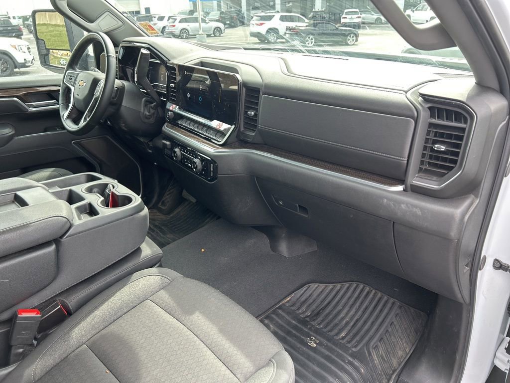 Used 2025 Chevrolet Silverado 2500 LT w/ Convenience Package image 44