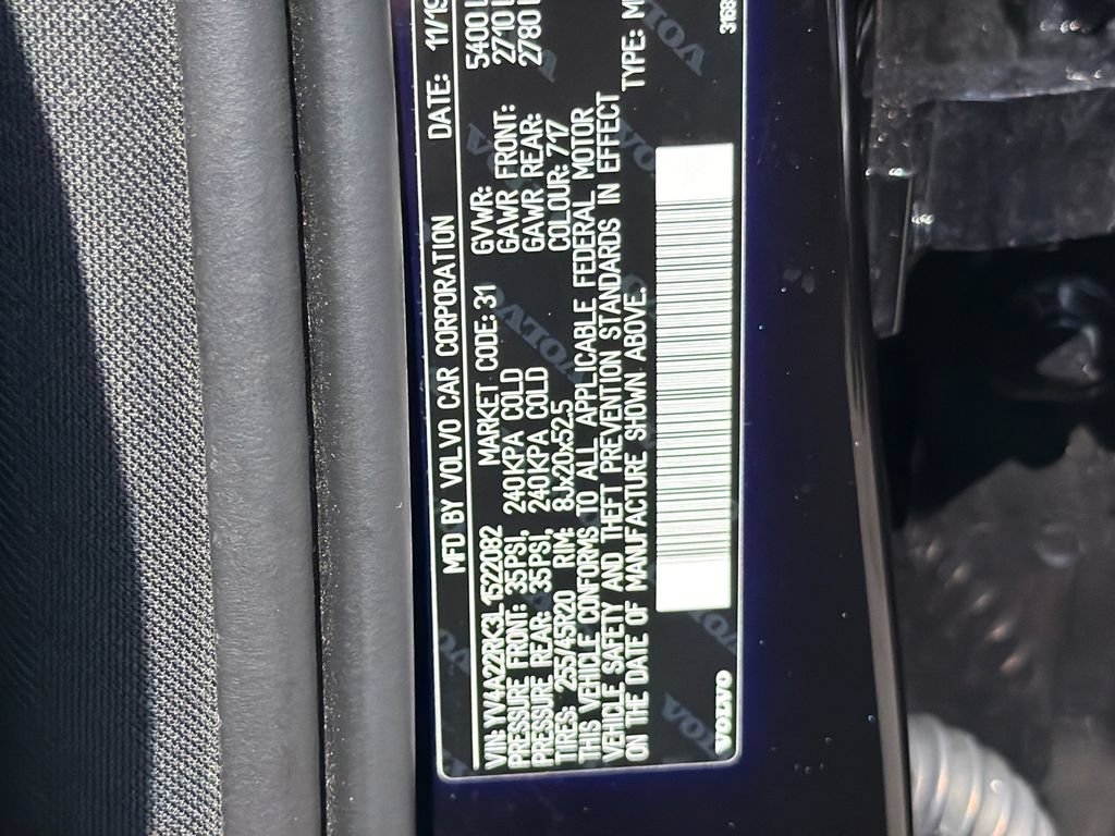 Used 2020 Volvo XC60 T6 Momentum AWD/4WD image 32