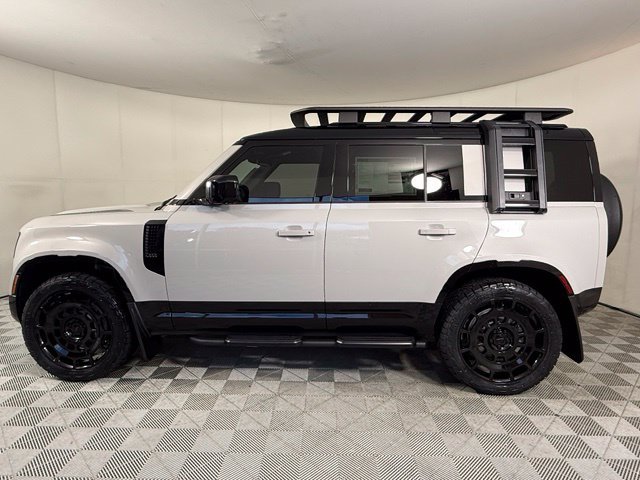 New 2026 Land Rover Defender 110 X-Dynamic SE AWD/4WD image 3