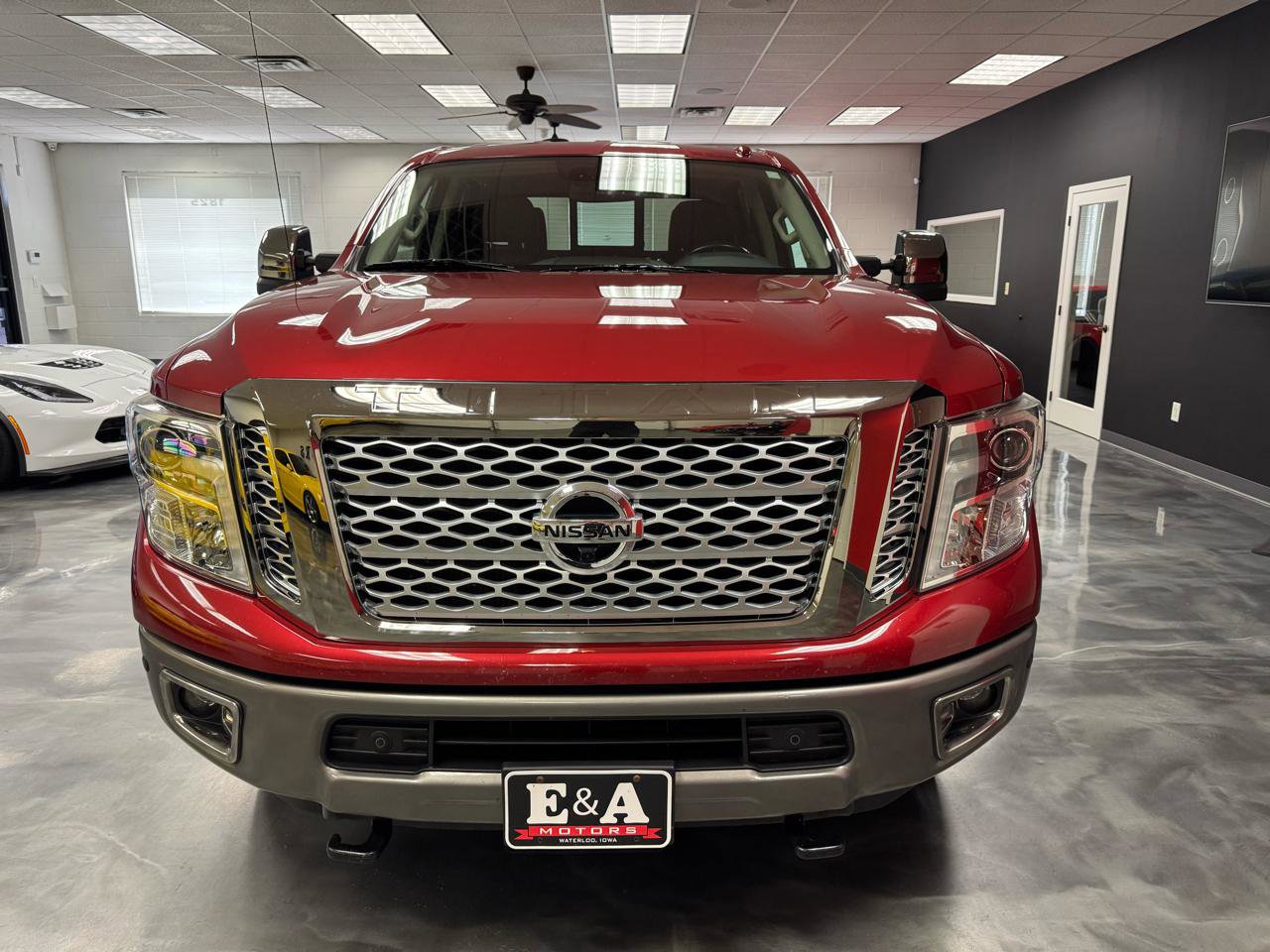 Used 2019 Nissan Titan Platinum Reserve AWD/4WD image 15
