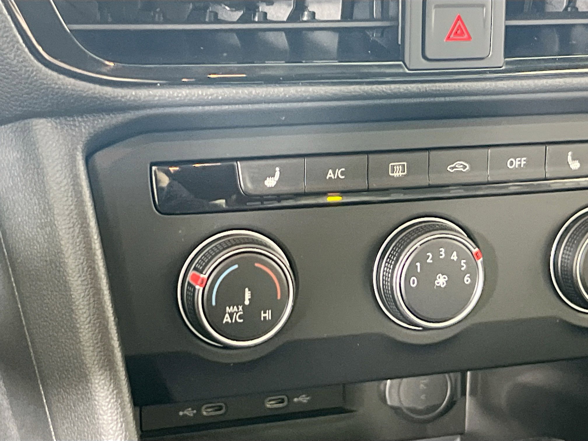 Used 2022 Volkswagen Taos SE AWD/4WD image 19