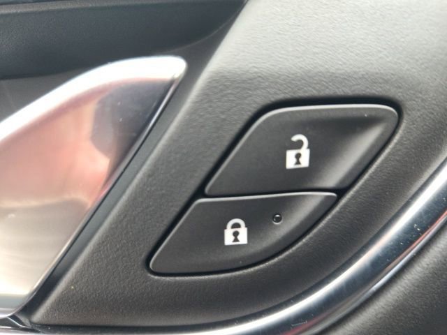 Used 2023 GMC Yukon SLE w/ Gmc Pro Safety Plus Package image 32