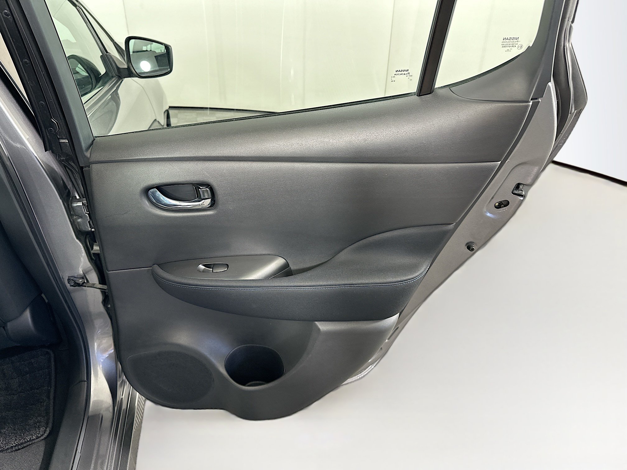 Used 2022 Nissan Leaf S FWD image 28