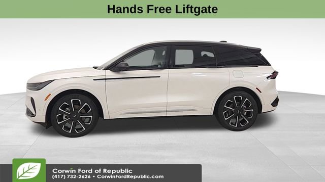 Used 2024 Lincoln Nautilus Reserve w/ Equipment Group 202A image 4