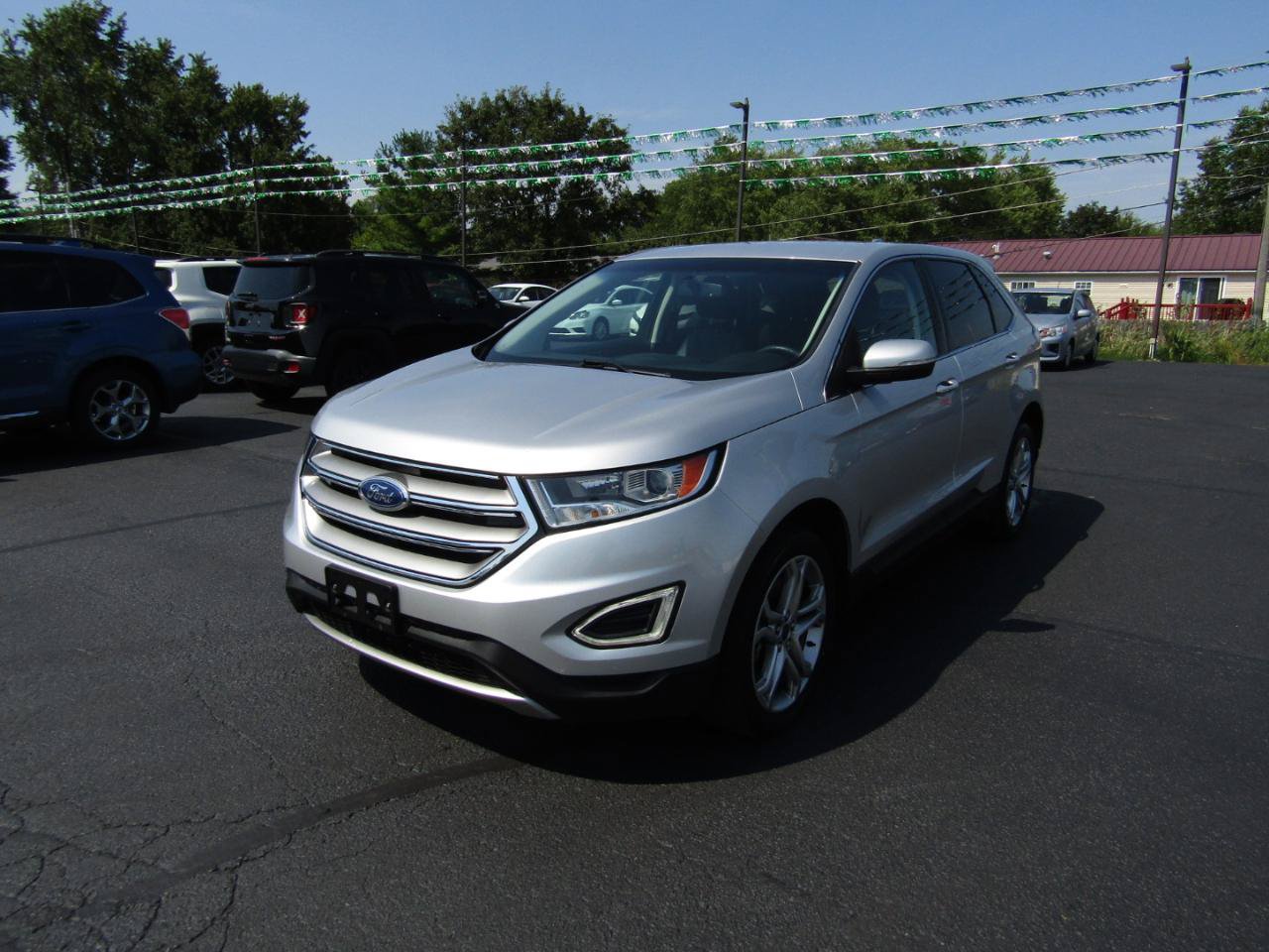 Used 2016 Ford Edge Titanium w/ Technology Package FWD image 3