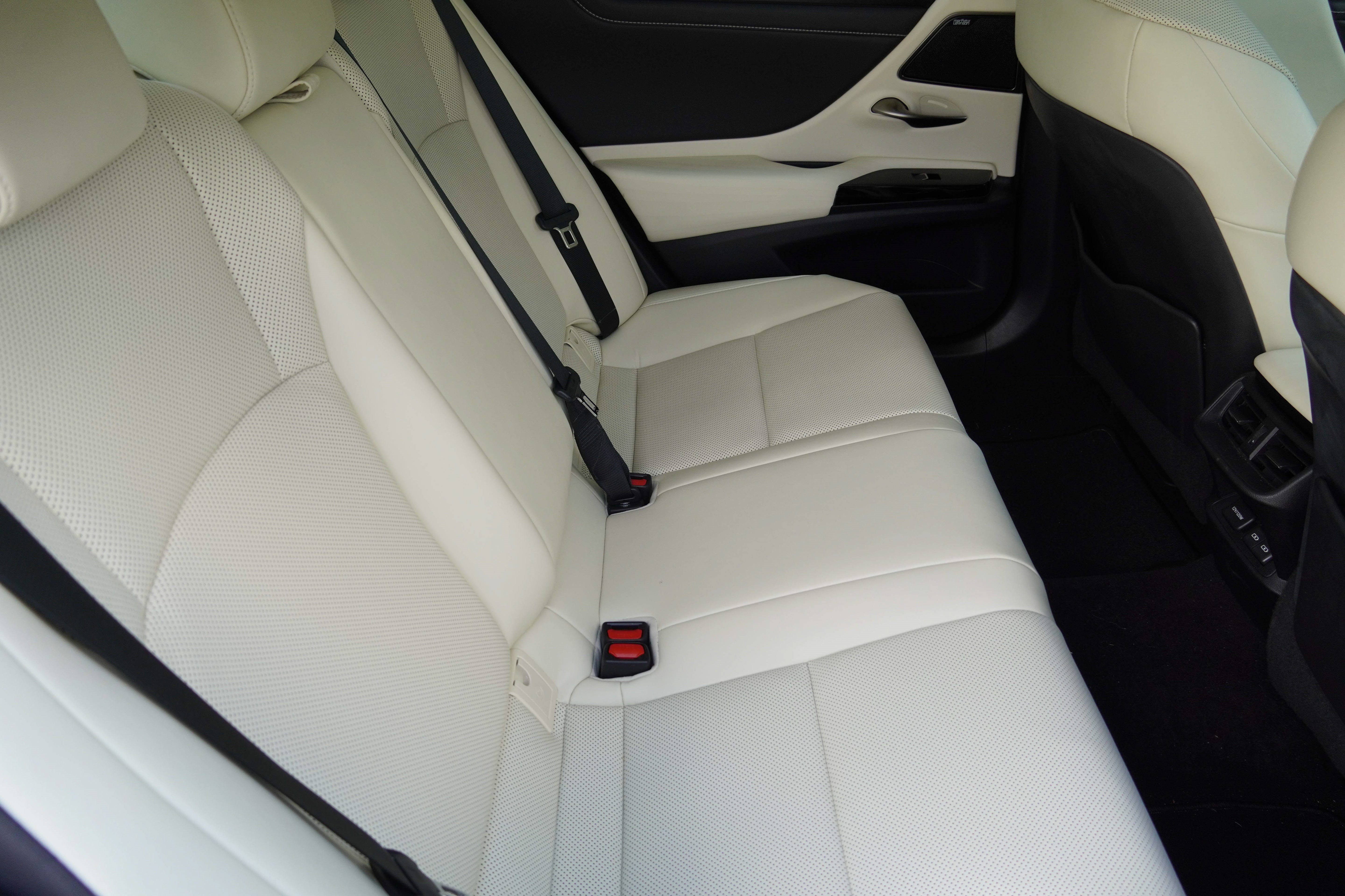 Used 2022 Lexus ES 300h w/ Premium Package FWD image 33