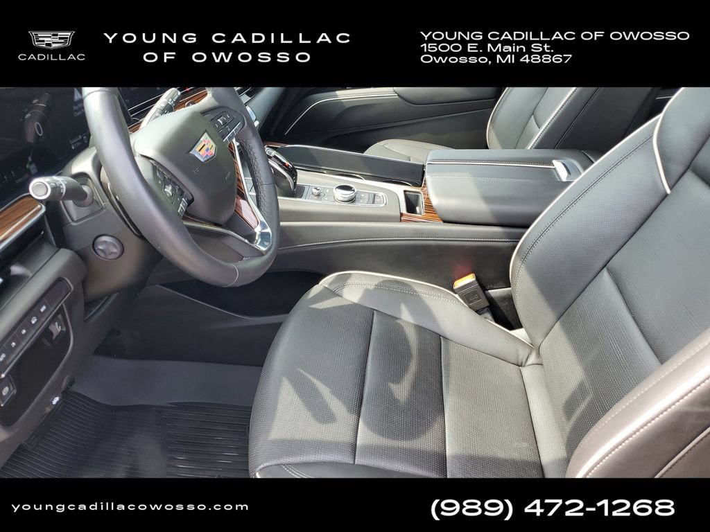 Used 2024 Cadillac Escalade Premium Luxury AWD/4WD image 8