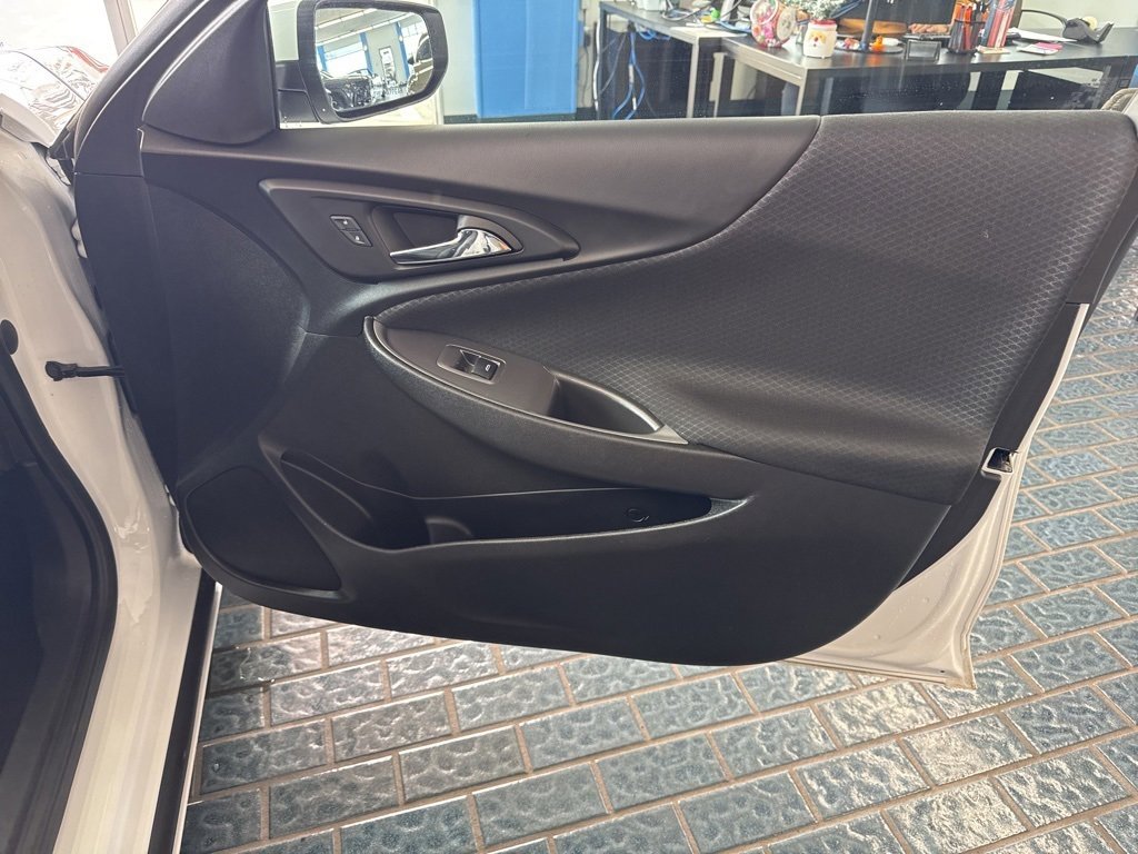 Used 2025 Chevrolet Malibu LT image 20