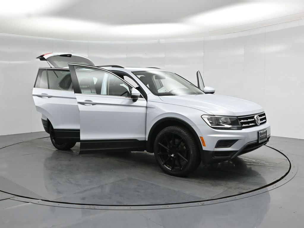 Used 2019 Volkswagen Tiguan SE w/ Panoramic Sunroof Package image 32