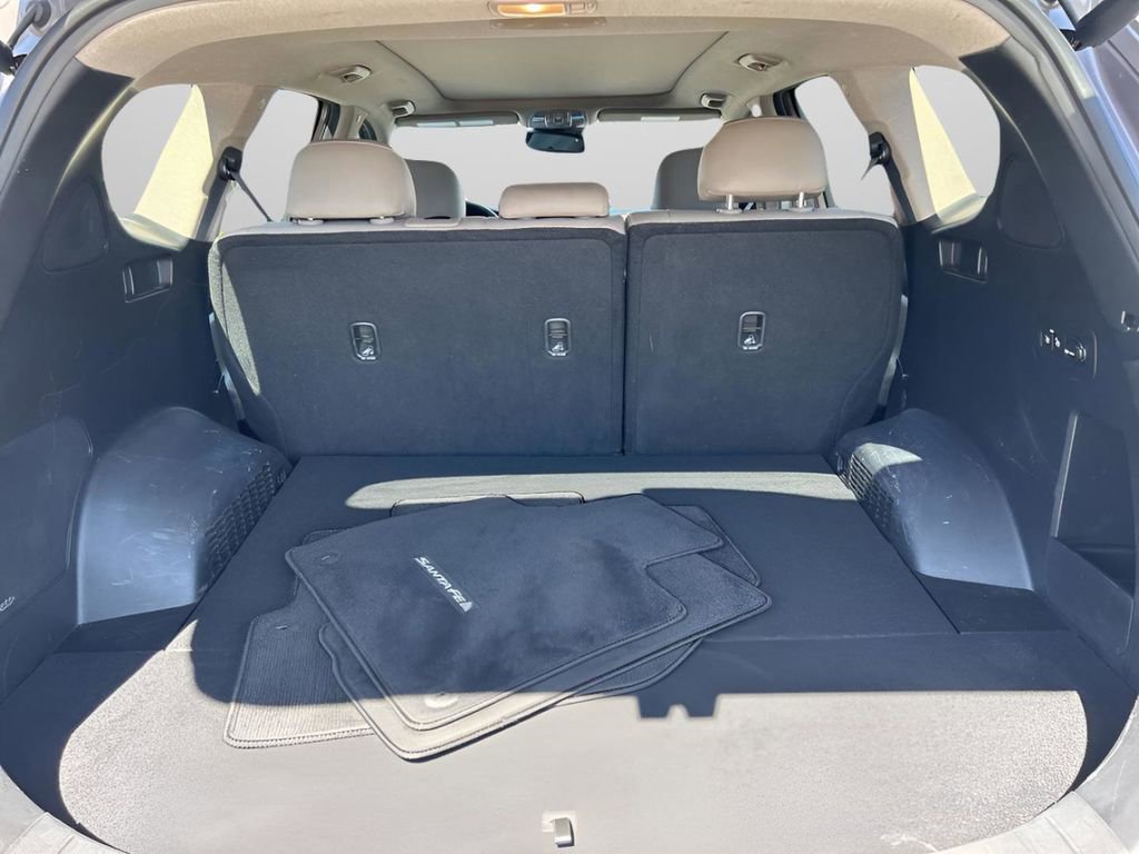 Used 2020 Hyundai Santa Fe Limited image 15