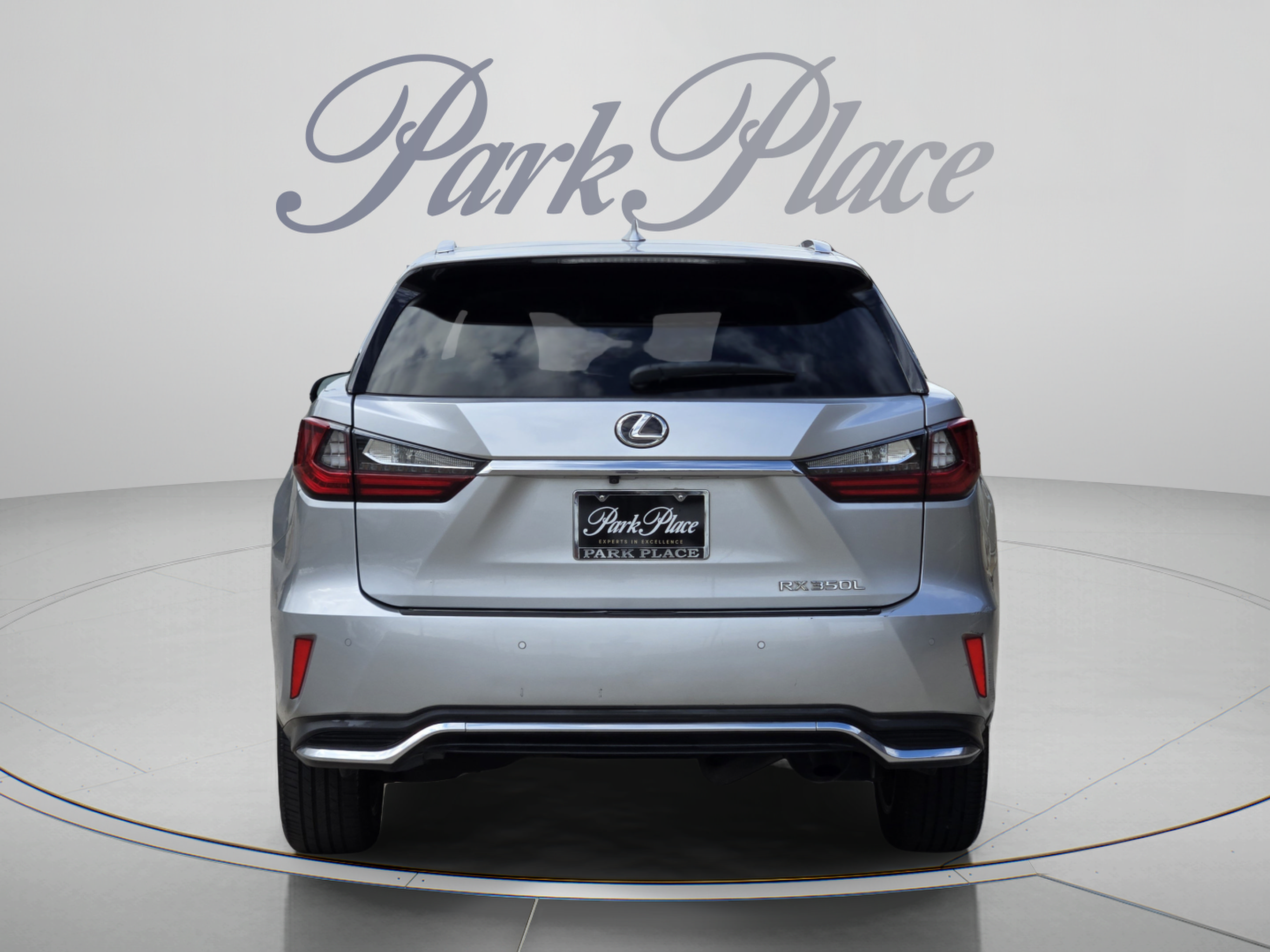 Used 2018 Lexus RX 350L Luxury w/ Accessory Package FWD image 4