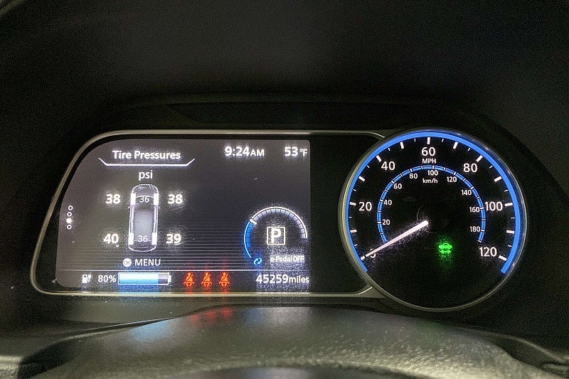 Used 2022 Nissan Leaf S image 25