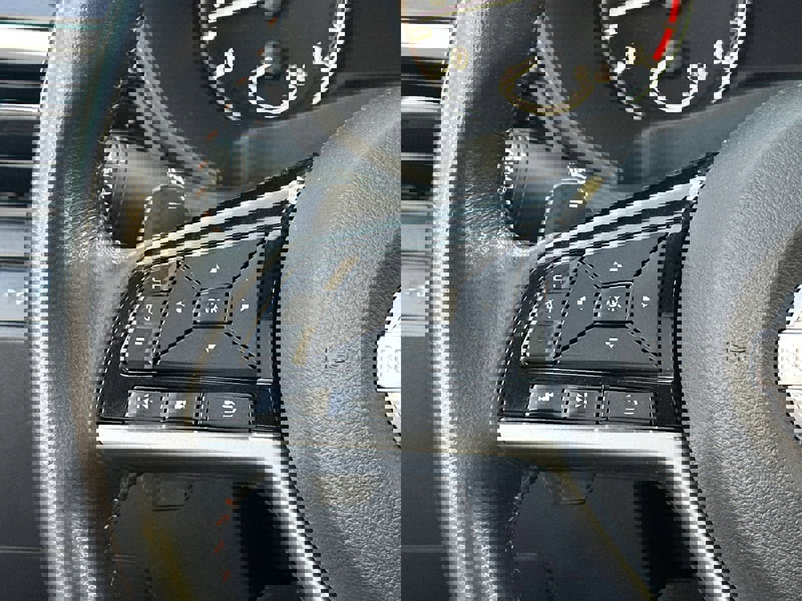 Used 2024 Nissan Altima 2.5 SR w/ SR Premium Package image 24