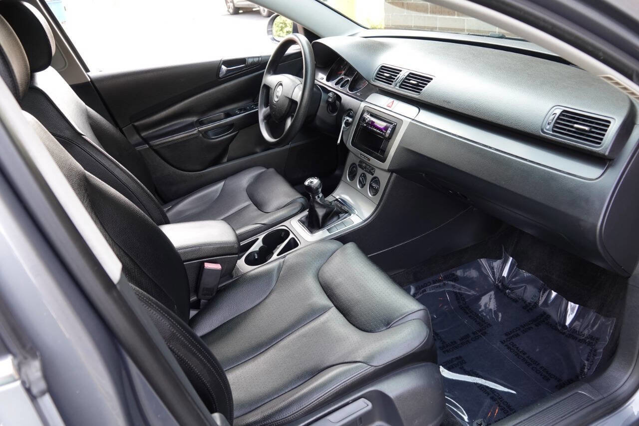 Used 2007 Volkswagen Passat 2.0T FWD image 68