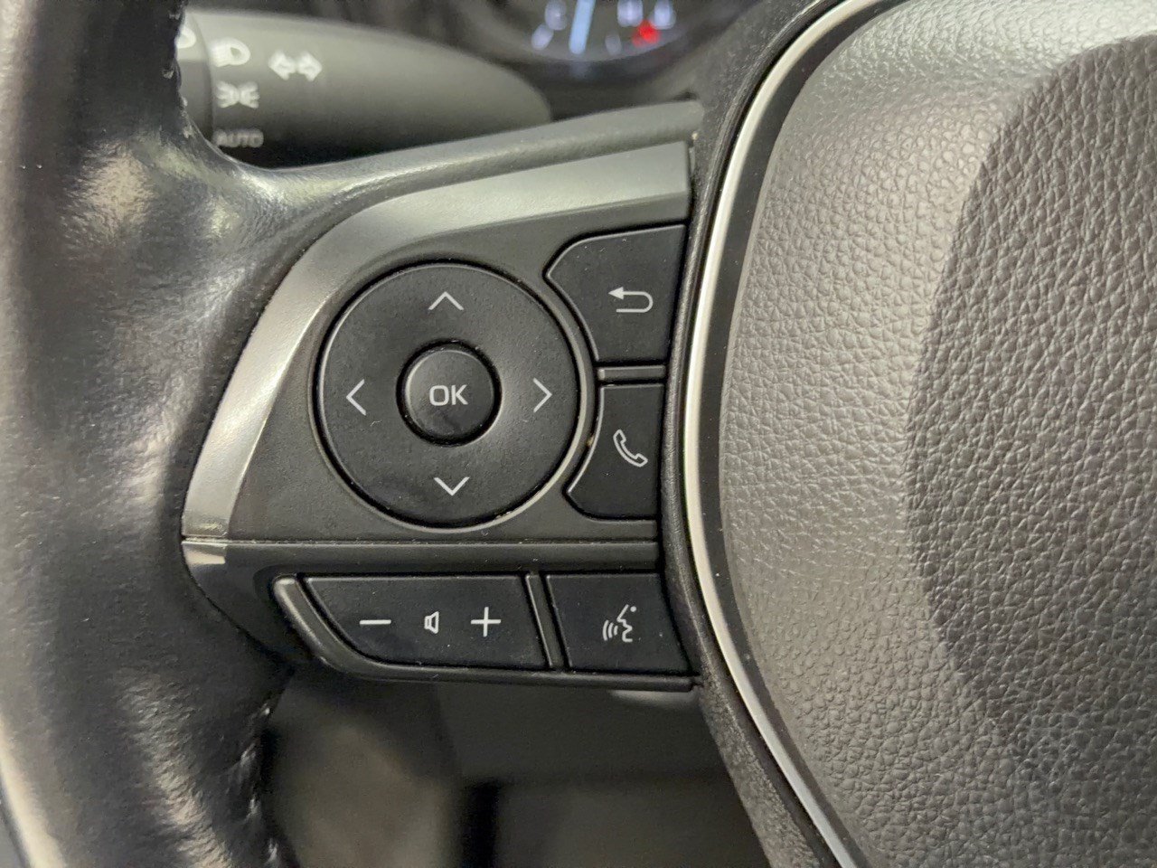 Used 2023 Toyota Corolla Cross LE AWD/4WD image 18