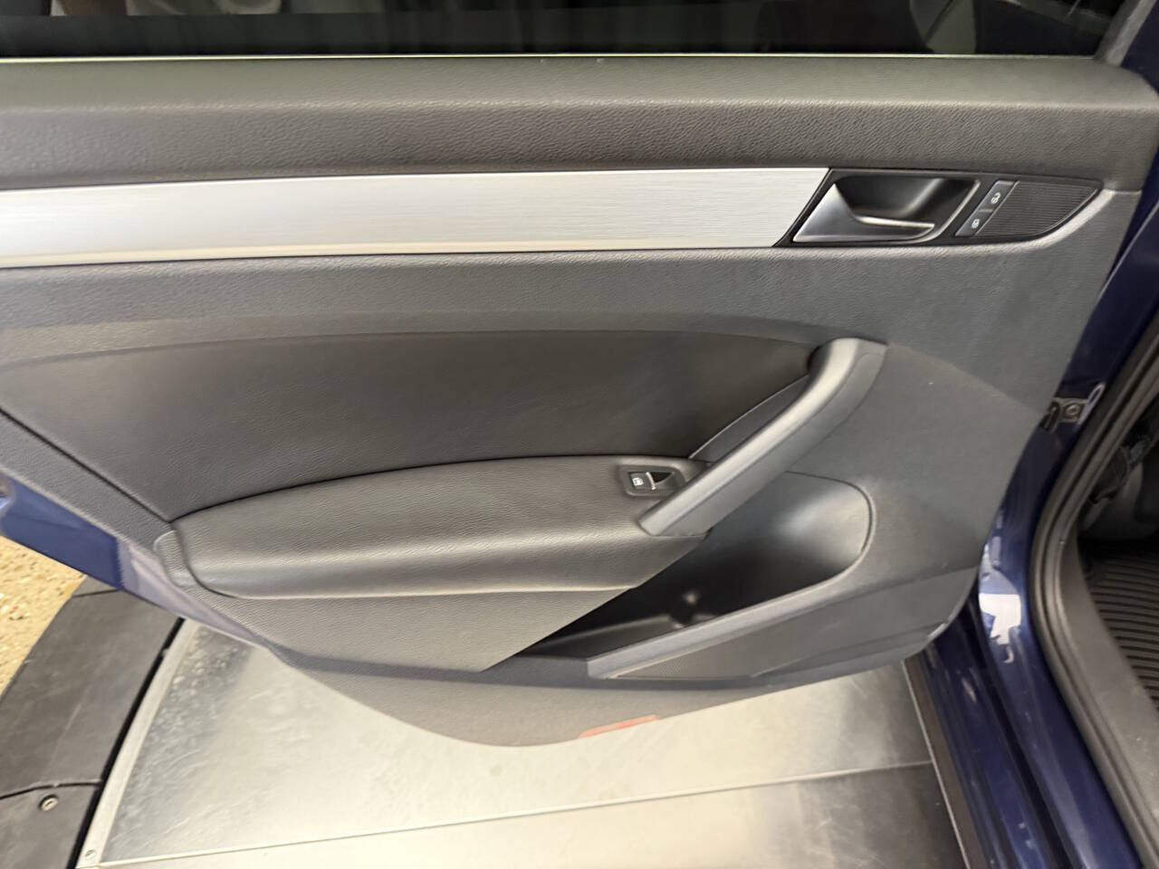 Used 2013 Volkswagen Passat TDI SE FWD image 19