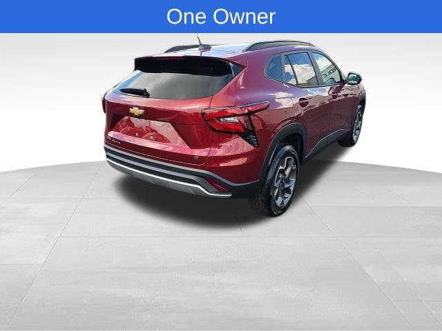 Used 2024 Chevrolet Trax LT w/ LT Convenience Package image 5