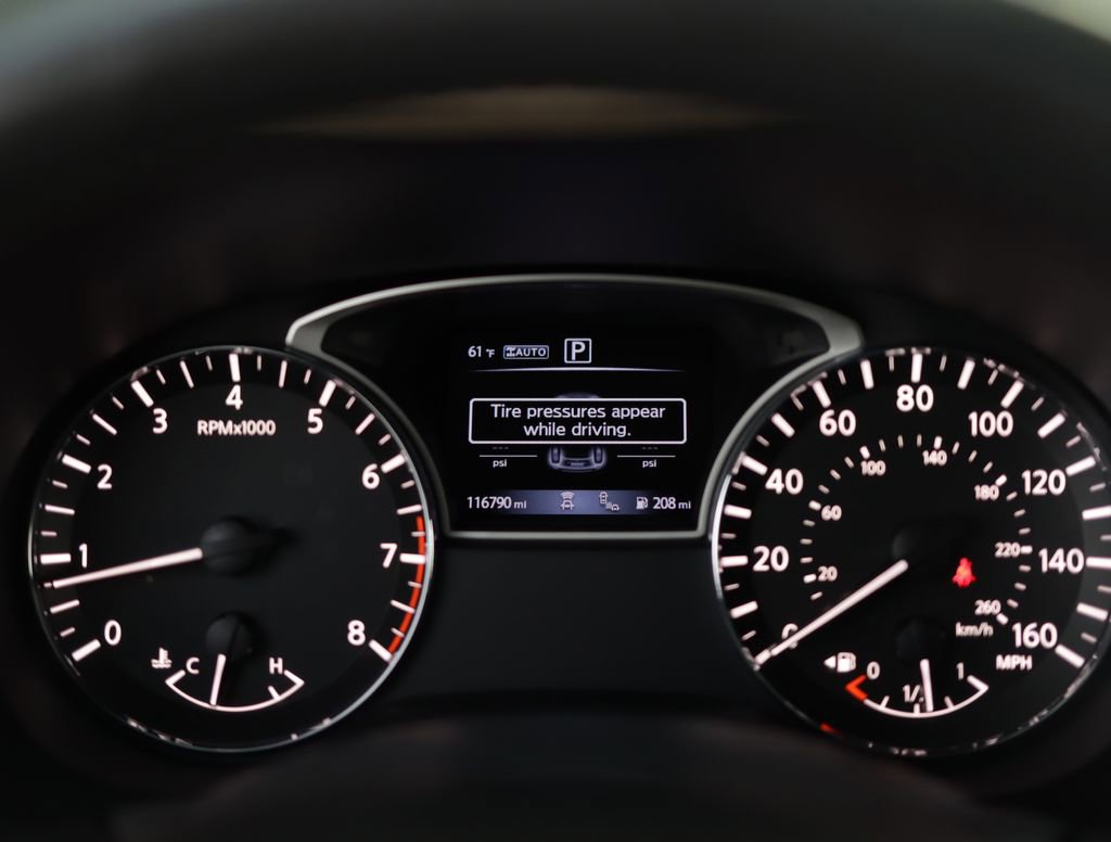 Used 2018 Nissan Pathfinder Platinum w/ Cargo Package AWD/4WD image 12