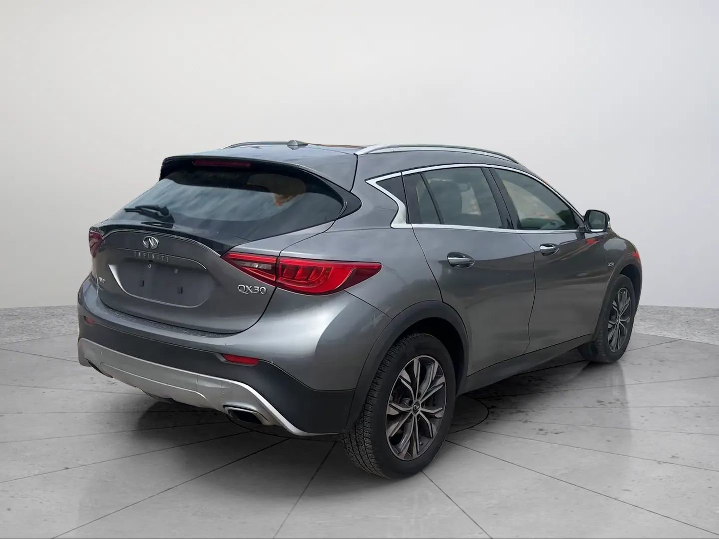 Used 2018 INFINITI QX30 Premium w/ Cargo Package AWD/4WD image 9