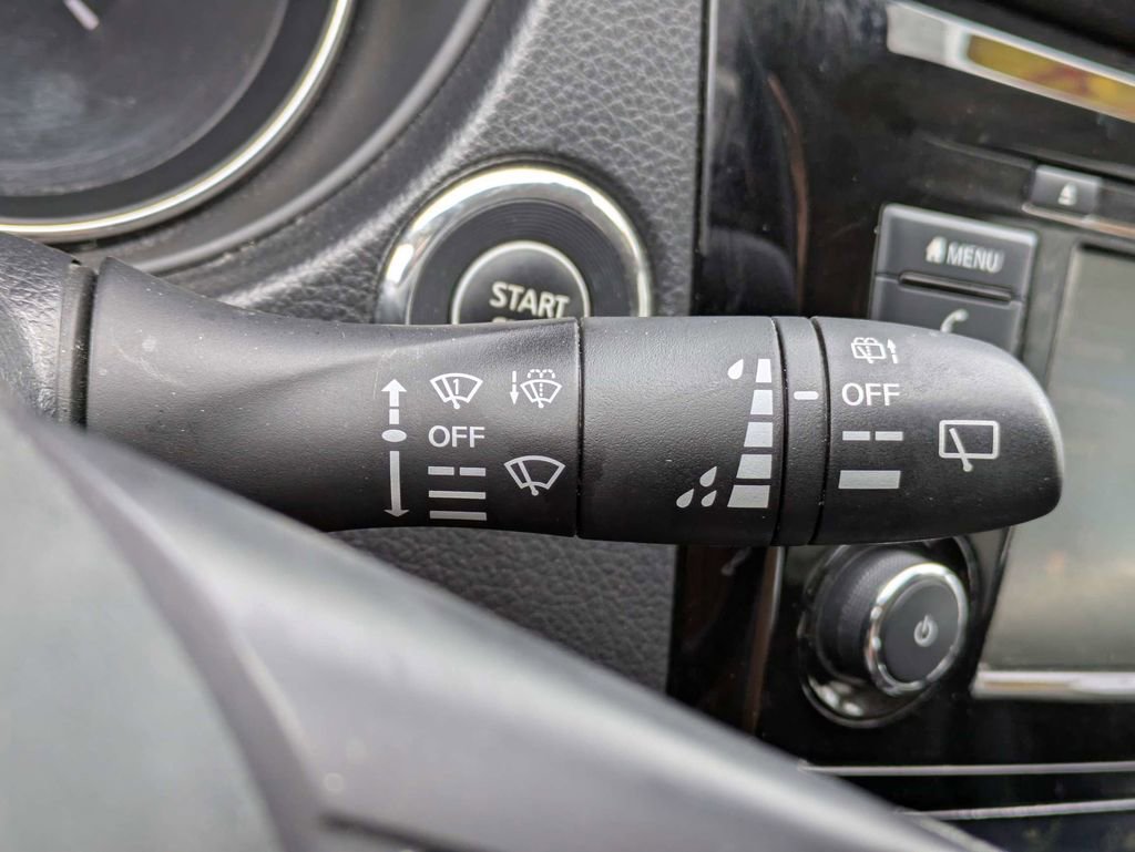 Used 2019 Nissan Rogue SV image 35