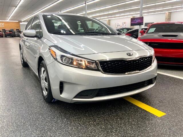 Used 2017 Kia Forte LX image 3