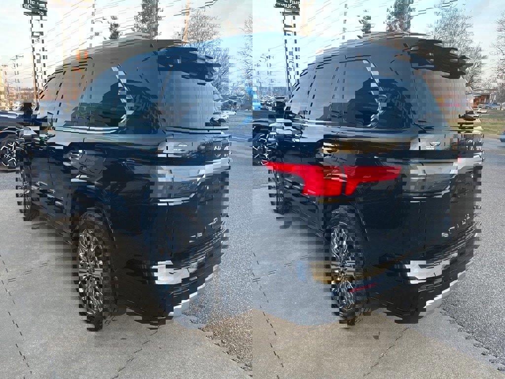 Used 2023 Toyota Sequoia Capstone image 7