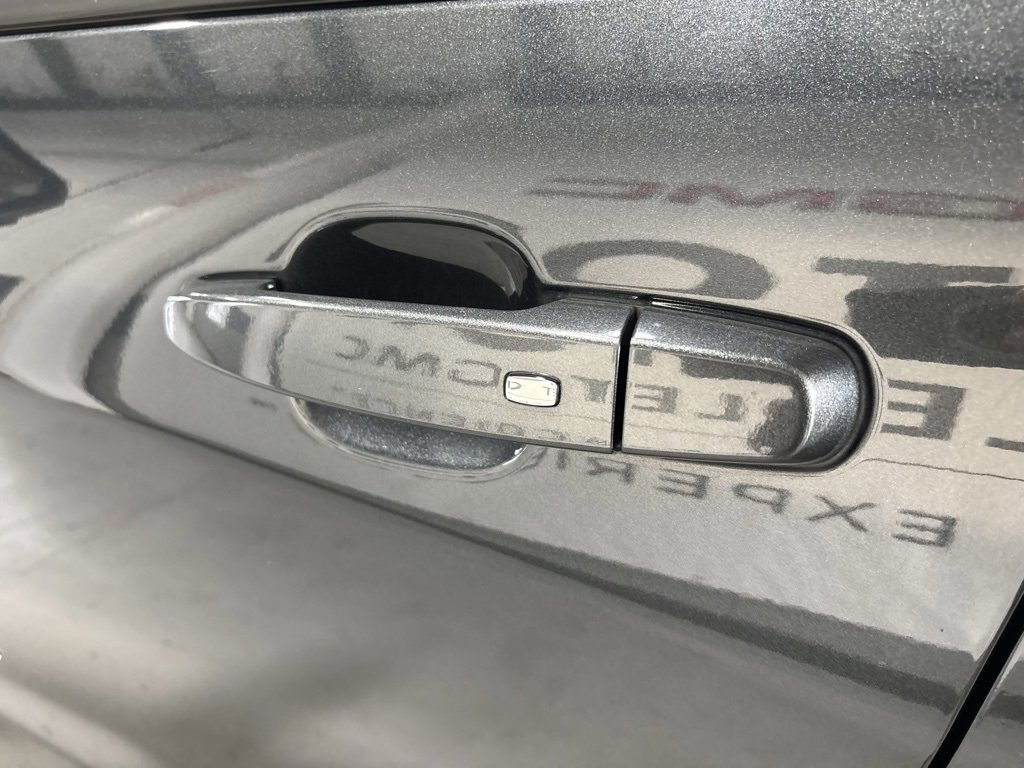 Used 2020 Chevrolet Equinox LS image 3