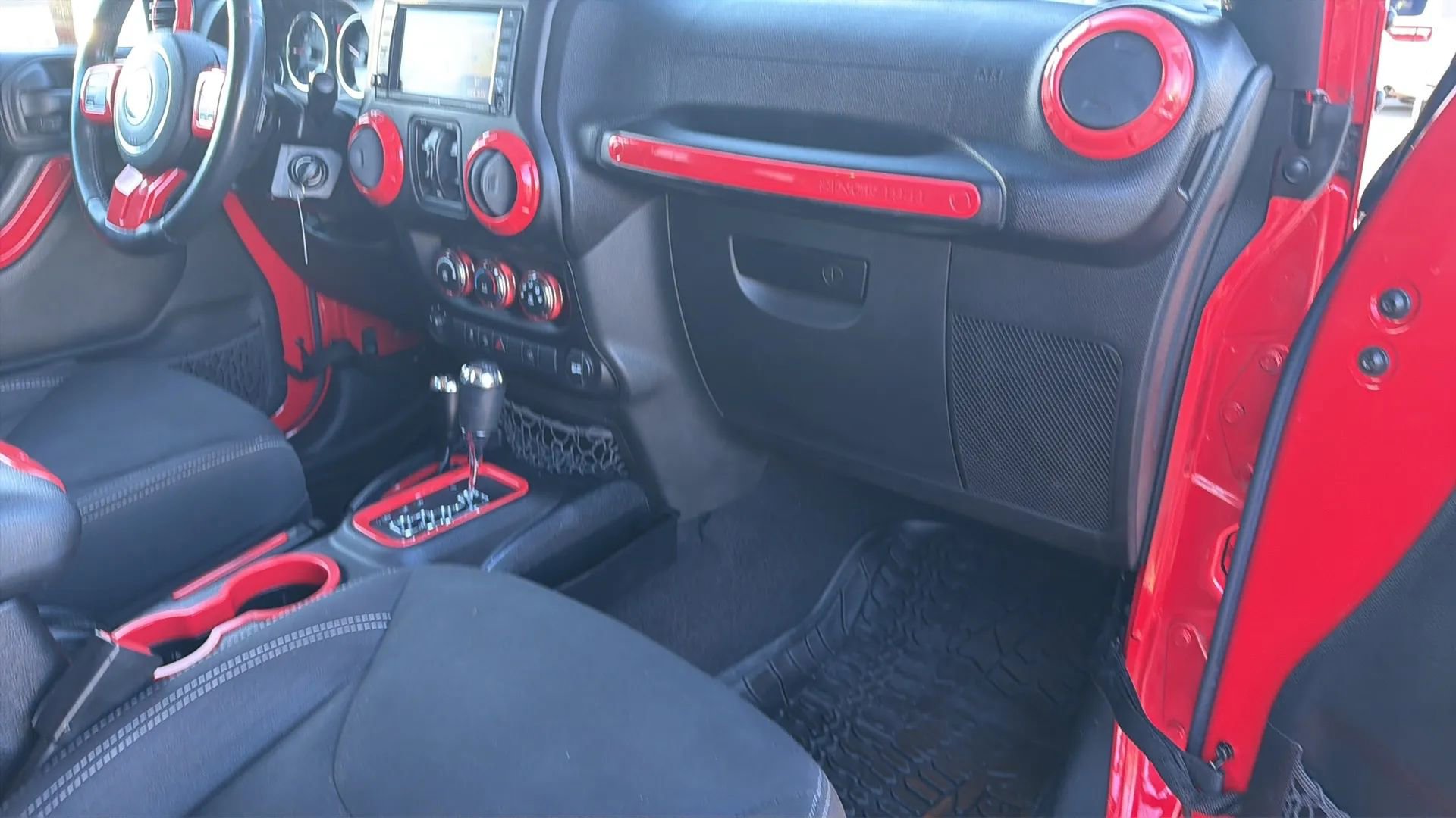 Used 2015 Jeep Wrangler Unlimited Sahara w/ Trailer Tow Group image 60