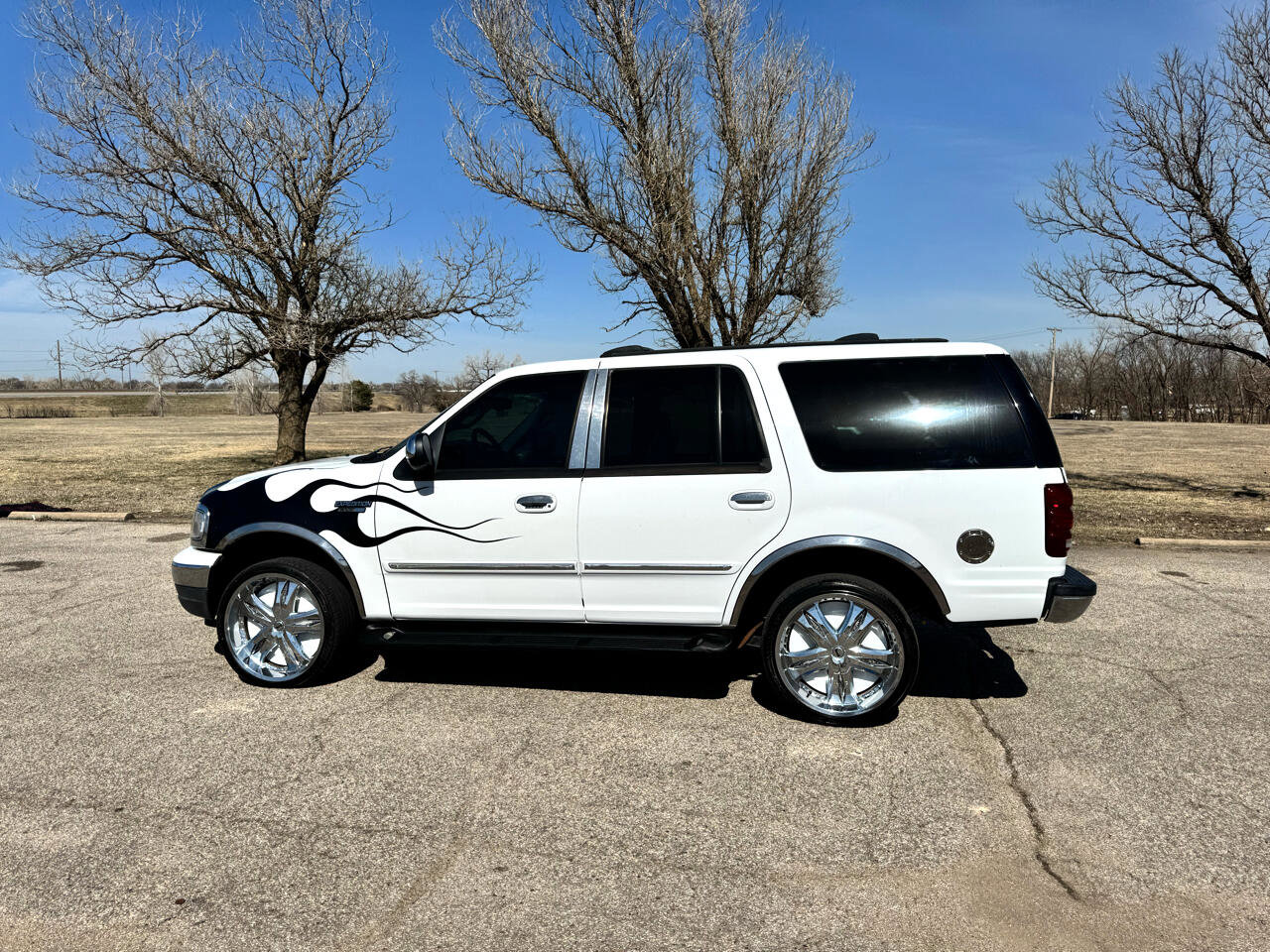 Used 2002 Ford Expedition XLT image 5