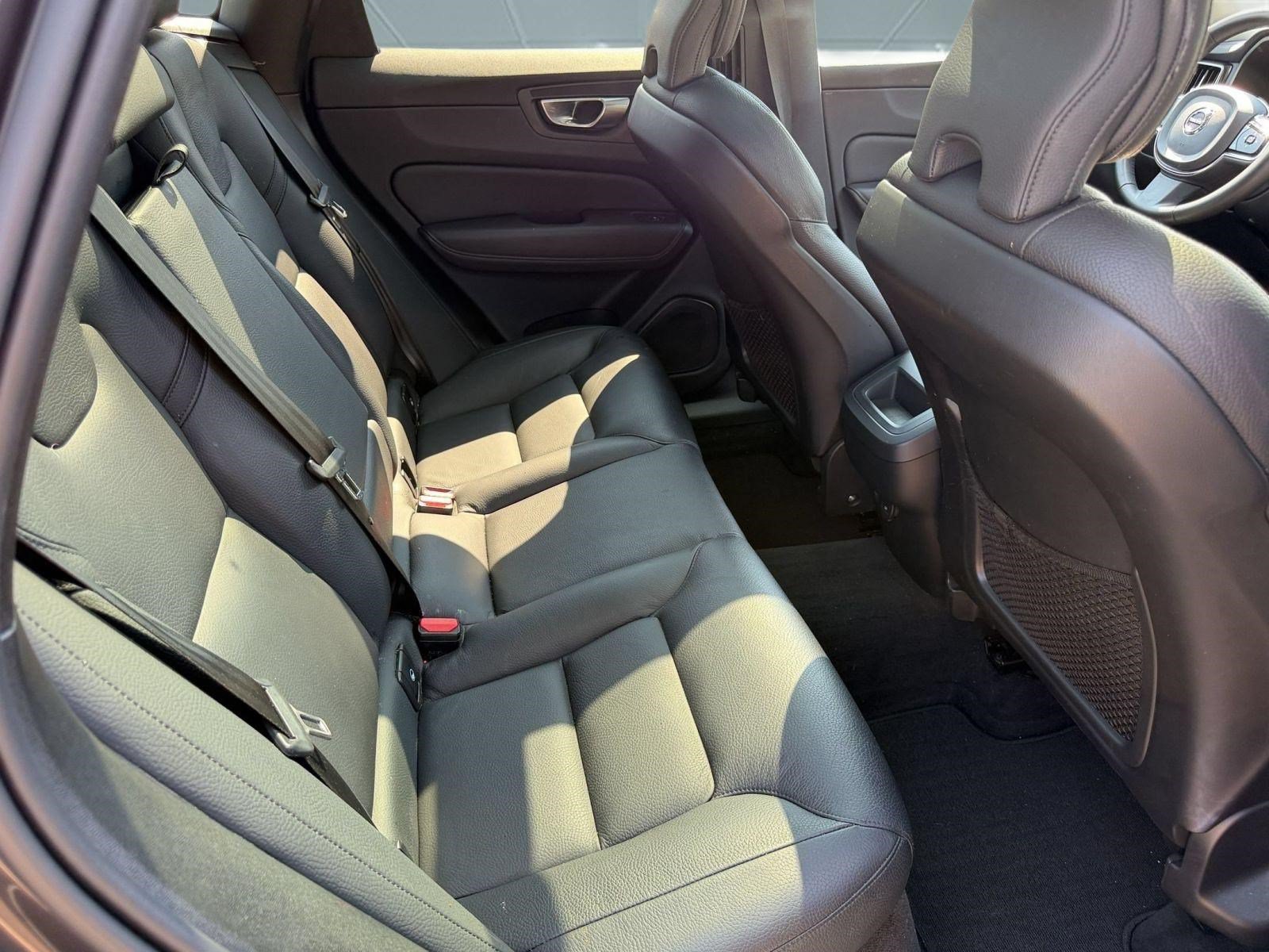 Certified 2024 Volvo XC60 B5 Plus w/ Protection Package Premier AWD/4WD image 30
