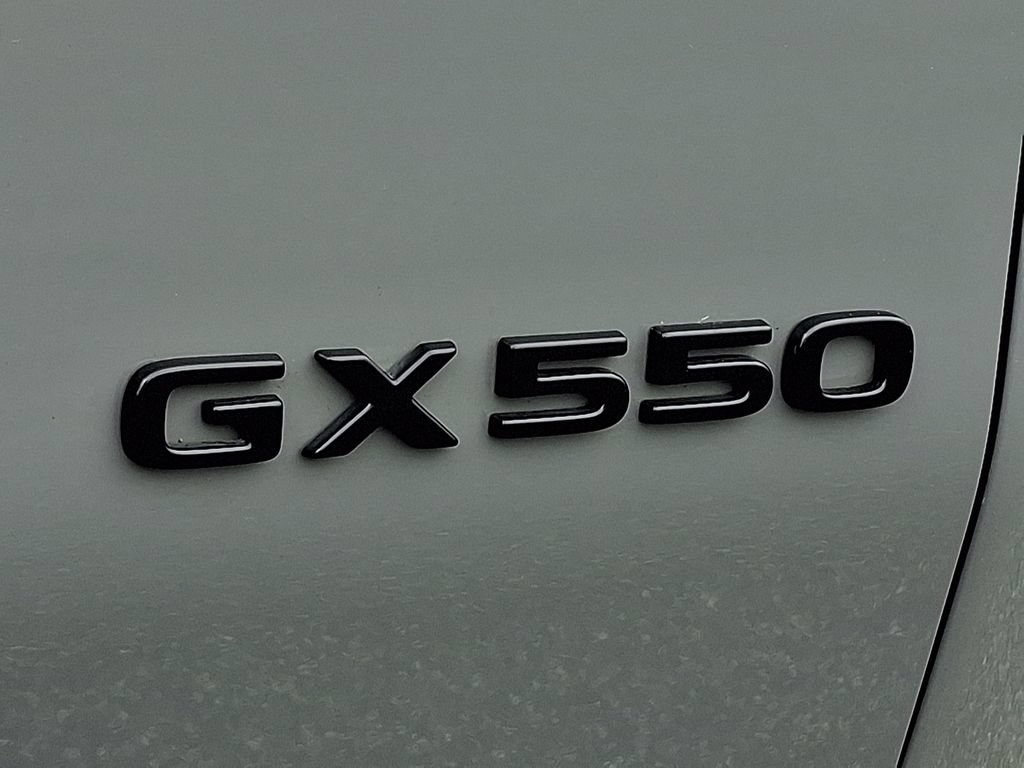 Used 2024 Lexus GX 550 w/ Accessory Package (2T) AWD/4WD image 31