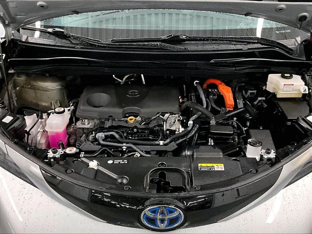 Used 2021 Toyota Sienna XSE w/ XSE Plus Package AWD/4WD image 29