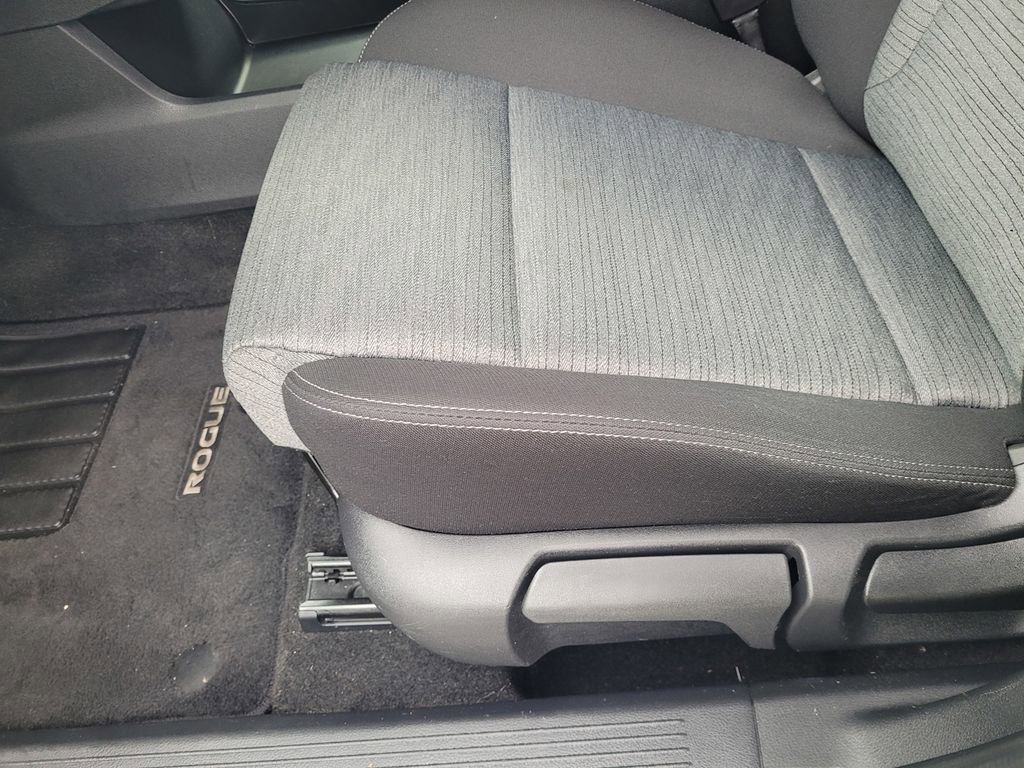 Used 2021 Nissan Rogue S image 25