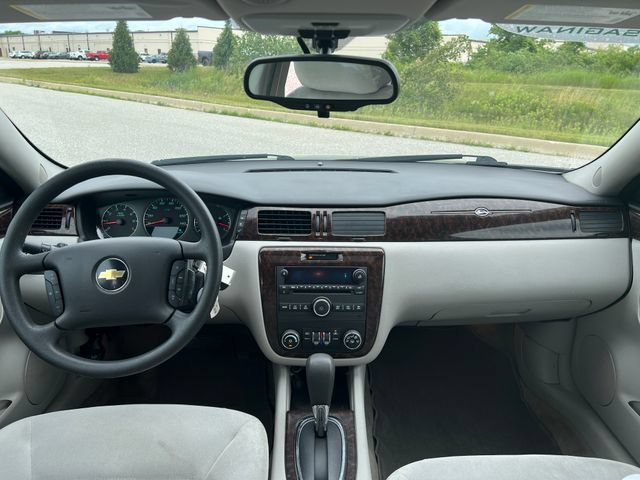 Used 2015 Chevrolet Impala LT w/ LT Sunroof Package FWD image 30