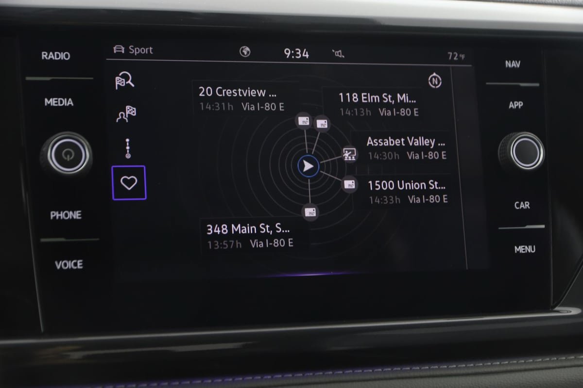 Used 2022 Volkswagen Taos SEL w/ Panoramic Sunroof Package AWD/4WD image 11