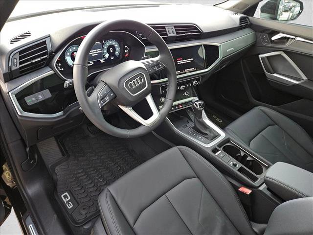 Used 2025 Audi Q3 2.0T Premium w/ Convenience Package image 3
